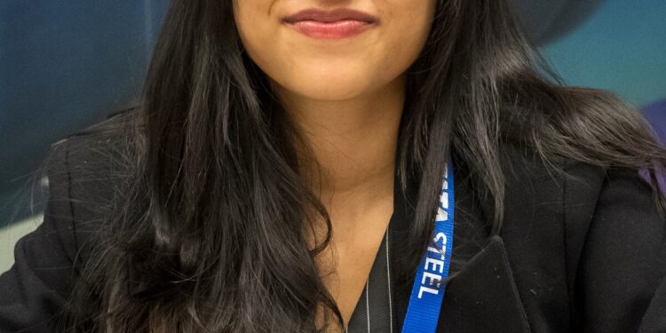 Checkmate Queen: Divya Deshmukh Topples World No. 1 in Thrilling Blitz Battle