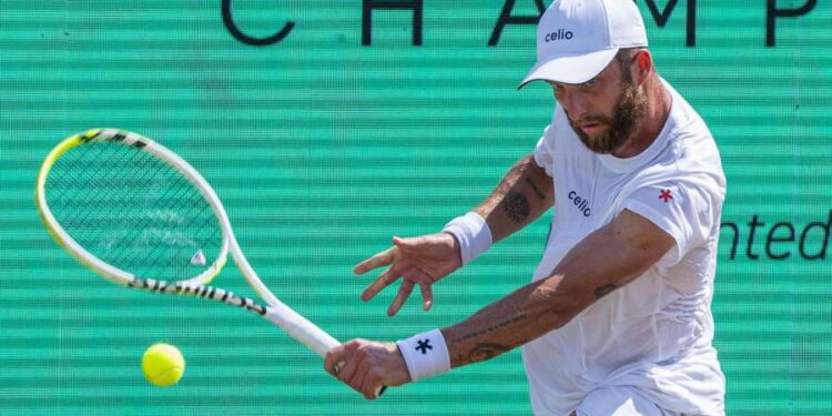 Moutet Reaches First Grasscourt Semifinal After Tense Win Over Tien