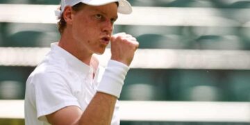 Wimbledon 2025: Sinner Glides Through as Pegula Falls in Heatwave Upset