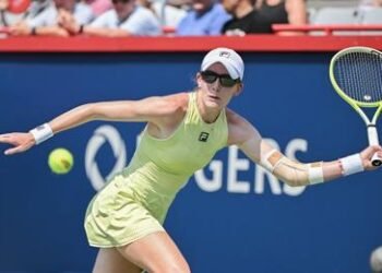 Bouchard Extends Career With First-Round Win At Canadian Open