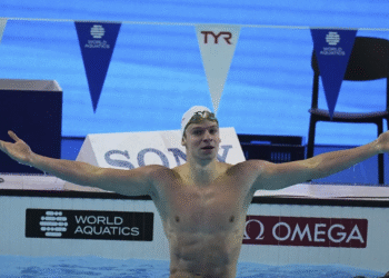 Léon Marchand Obliterates World Record in 200m IM, Steals Show at World Championships
