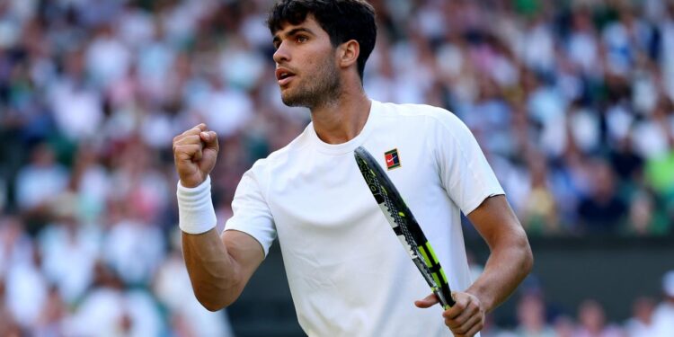 Alcaraz Advances to Wimbledon Last-16 Amidst Top Seed Exodus