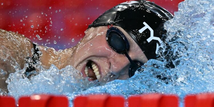 How Does Katie Ledecky Maintain Her Unrivaled Dominance in the 1500m Freestyle?