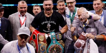 Oleksandr Usyk Knocks Out Daniel Dubois to Reclaim Undisputed Heavyweight Crown