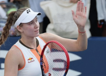 Rybakina Blasts Raducanu to Reach Fourth Round of US Open