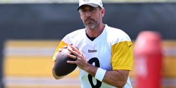 Rodgers Shares Support After Rookie QB Will Howard Suffers Hand Injury