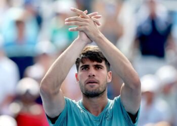 Alcaraz Battles, Zverev and Shelton Advance at Cincinnati Open