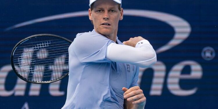 Sinner Shrugs Off Rain Delay to Reach Cincinnati Quarterfinals