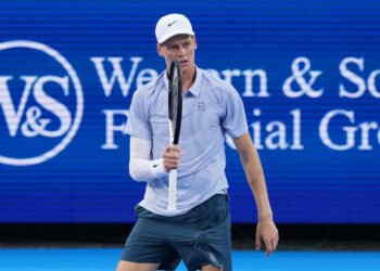 Sinner Overcomes Distractions, Sabalenka Survives Raducanu Thriller at Cincinnati Open