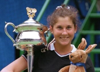 Tennis Legend Monica Seles Opens Up About Her Battle With Rare Chronic Disease Myasthenia Gravis