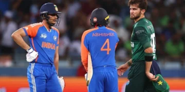Asia Cup 2025 Final: India Bowl First, Hardik Pandya Out; Pakistan Open with Fire from Farhan and Fakhar
