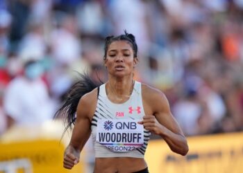 Gianna Woodruff breaks own national record in 400m hurdles semis