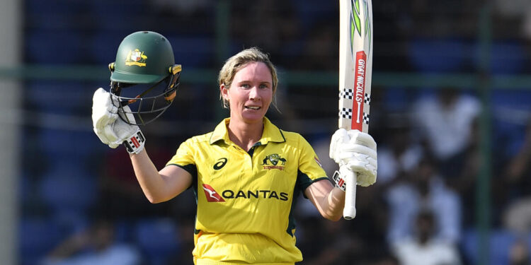 Australia Women rode on Beth Mooney's 138