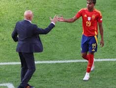 Spain Coach Luis de la Fuente Backs Lamine Yamal for Ballon d’Or: “He’s Still a Kid”