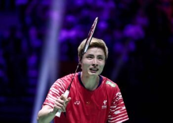 Shi and Yamaguchi Claim Singles Titles at World Championships in Paris