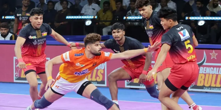 Puneri Paltan edge Bulls in tie-breaker to go top of table