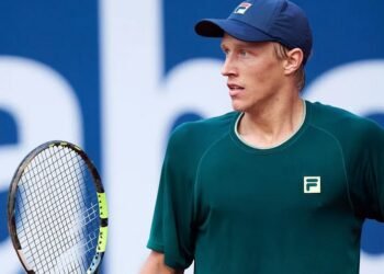 Leo Borg Shines in Stockholm, Earns Second Career ATP Win
