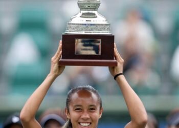 Fernandez Fights Past Cîrstea to Storm Into Japan Open Final