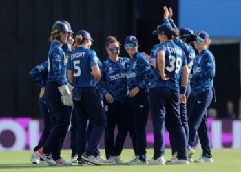 England Crush South Africa As Linsey Smith Sparks Stunning World Cup Start