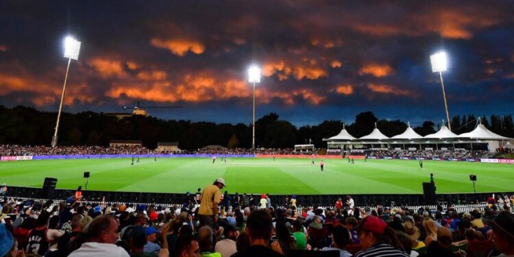 Curran Stands Out As Rain Halts T20 Opener