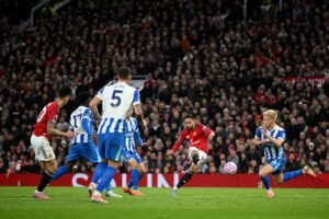 Manchester United beat Brighton 4-2