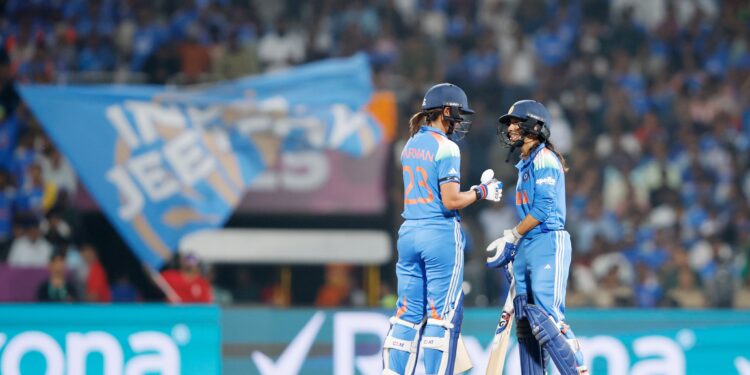 India beat Australia by 5 wickets