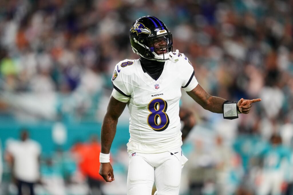 Returning Jackson Leads Ravens to Win at Dolphins