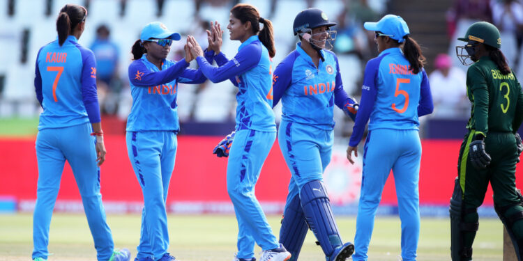 India Crush Pakistan by 88 Runs in Women’s World Cup Thriller
