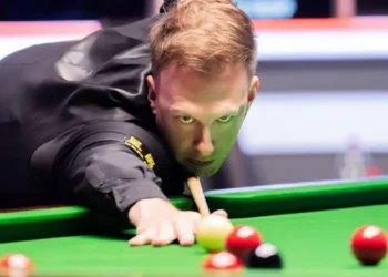 Trump Survives Scare on Opening Day — Edges Maguire 6–4 in York