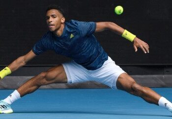 Auger‑Aliassime Stuns Zverev to Set Up Semi vs Alcaraz at ATP Finals