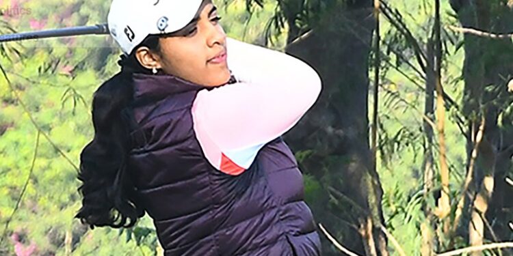 Amateur Mahreen Bhatia Takes Two-Shot Lead in 15th Leg of WPGT