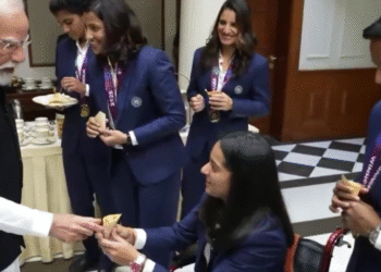 [Watch]Heartfelt Gesture By PM Modi Toward Injured Cricketer Goes Viral At Team Felicitation