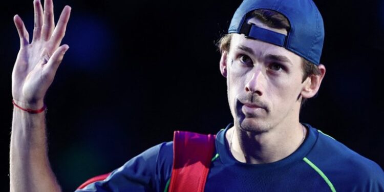 Alex de Minaur Keeps ATP Finals Hopes Alive by Beating Taylor Fritz