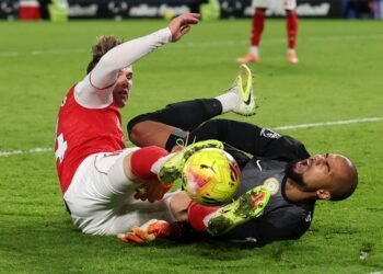 Chelsea And Arsenal Battle To 1-1 Draw In Feisty Stamford Bridge Derby