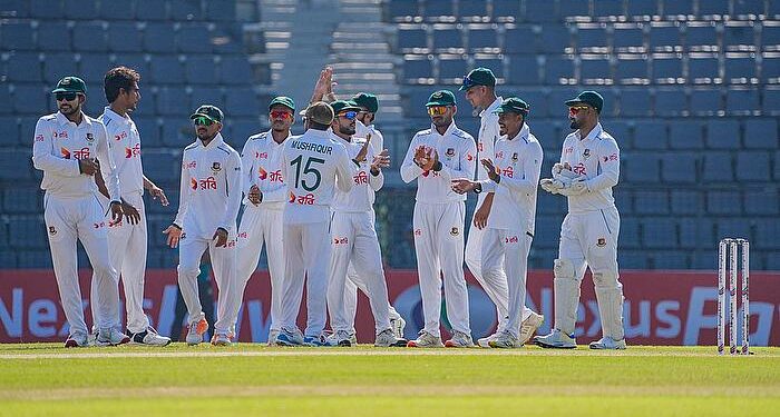 Earthquake Causes Momentary Halt on Day 3 of BAN–IRE Test