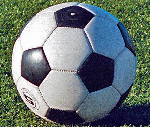 Five Arsenal Stars Shine as Club Claims Convincing 5-0 Win Over Leeds