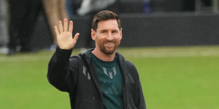 Delhi Rolls Out Red Carpet for Messi — ₹1 Crore ‘Handshake’ and Top-Level Meetings Steal the Show