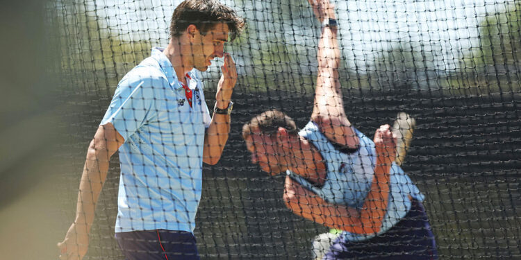 Australia Delay Naming XI as Cummins Nears Return