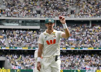 Mitchell Starc Breaks Wasim Akram’s Record to Become Highest Wicket-Taker Among Left-Arm Pacers in Tests