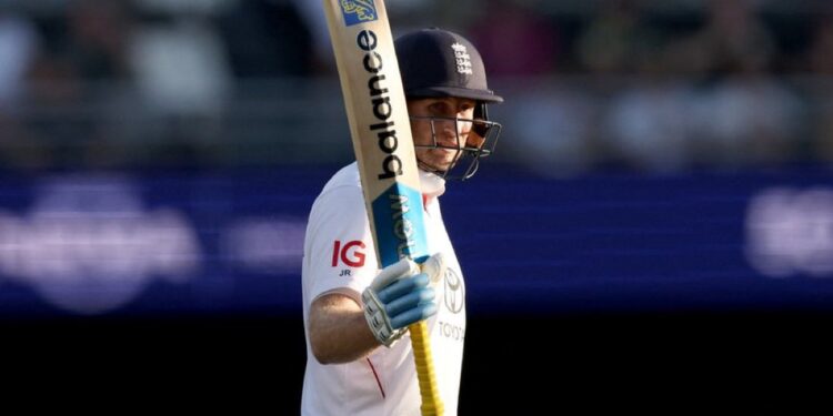 Root’s First Ashes Ton in Australia; Starc Six-for as England Reach 325/9