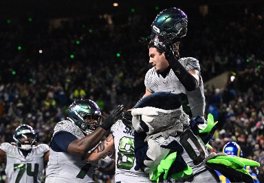 Seahawks Complete Epic Comeback to Beat Rams 38-37 in Overtime, Clinch Playoff Spot