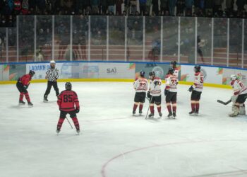 Ice Kings & Queens? Army Men, Ladakh Women Hammer Rivals on Day One!