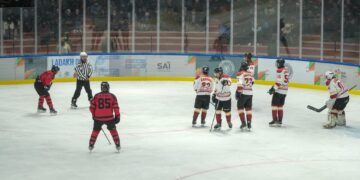 Ice Kings & Queens? Army Men, Ladakh Women Hammer Rivals on Day One!