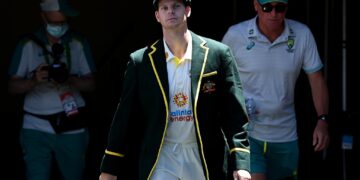 Australia make 138-year-old first by ditching spinner at SCG