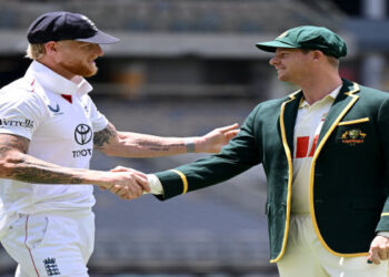 Stokes urges England to think team-first in Sydney Test