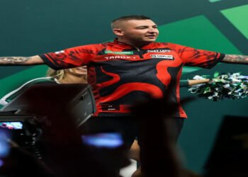 Aspinall Questions Saudi Darts Crowd