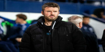 Carrick to bring in Holland as Man Utd assistant