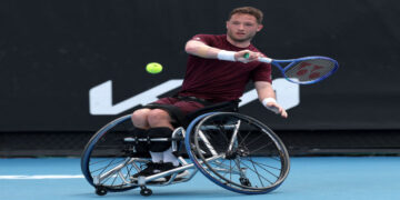 Hewett’s Title Defence Ends In Semis