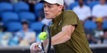 Australian Open 2026: Sinner Holds Firm to Reach Quarterfinals