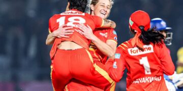 Gujarat Giants Edge Delhi Capitals by 3 Runs in WPL Thriller